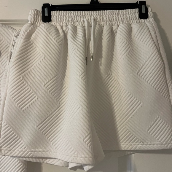 Cute set for summer. - Picture 2 of 5